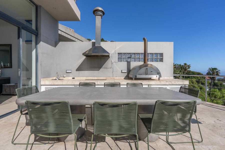 8 Bedroom Property for Sale in Bantry Bay Western Cape